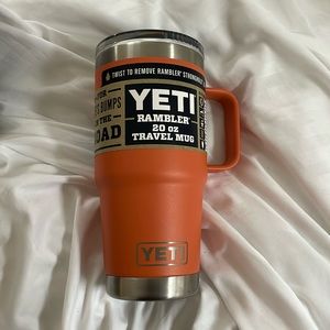Yeti brand, new 20 ounce in color desert clay